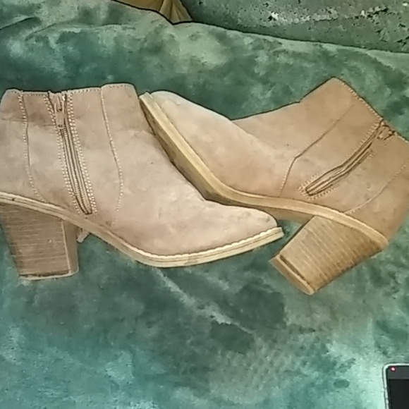 Cute ankle high boots 😍 - Picture 3 of 3